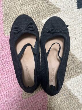 Old Navy Black Quilted Ballet Flats with Bow and Elastic Strap (Girls)